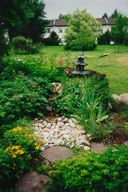 Foto vom Brunnen im Garten des Altenheimes in Hochzoll-Süd